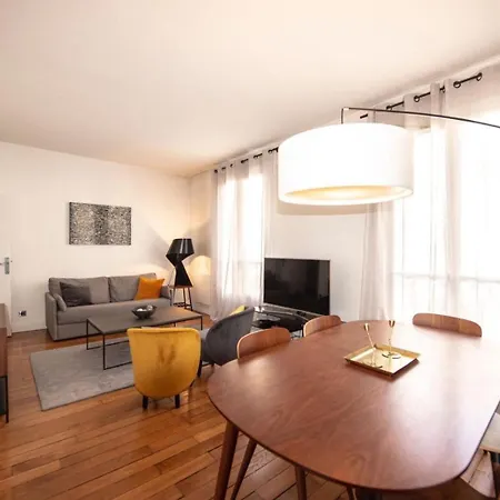Elegant Centre Apartment